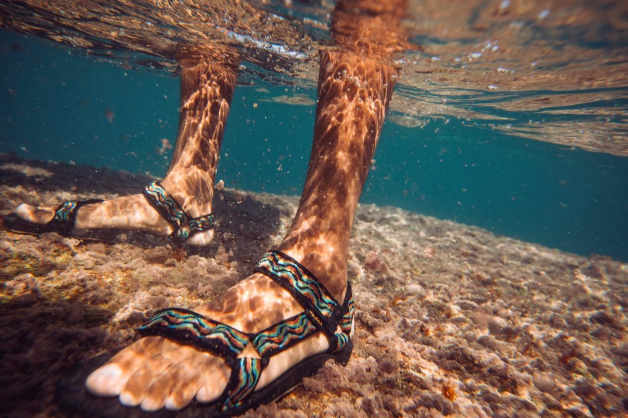 Y:\專業品牌\TEVA\●2024\2024SS\S24_Image Libary\S24_Lifestyle Imagery\Original Universal Revive\80s Archival Revival\Teva_S24_M_1158971_OriginalUniversalRevive_80s_SRV_0502.jpg