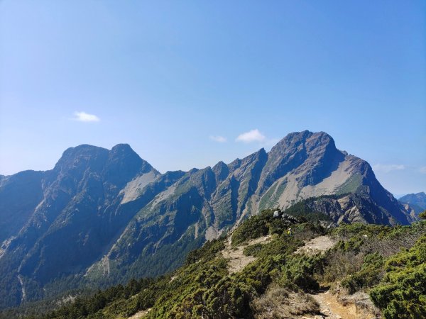 終於看到1000元背面的山景登頂玉山北峰／前峰2495959