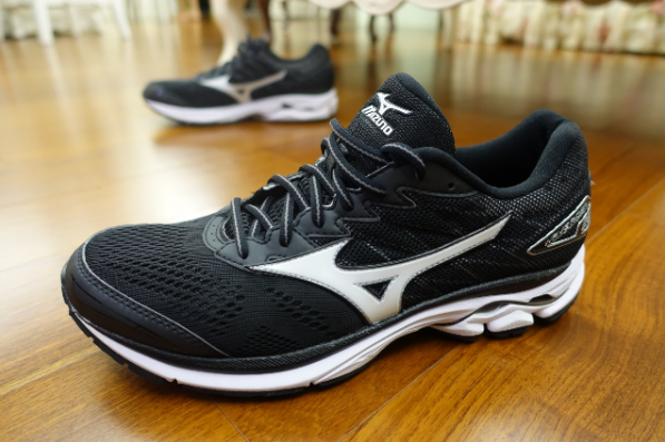 mizuno wave rider 20 w