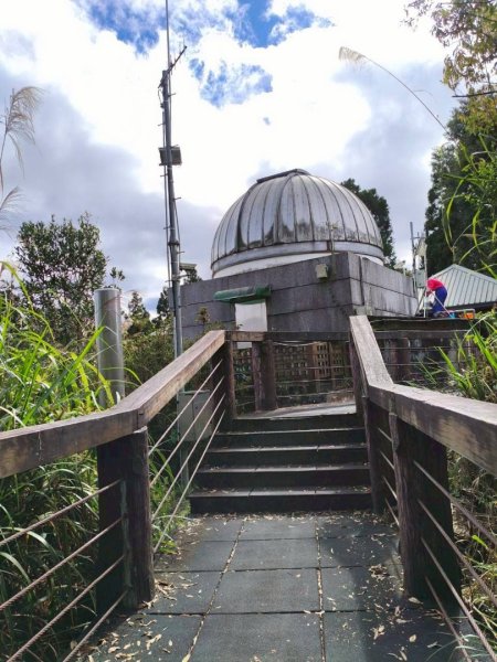 20251218溪頭鳳凰山台寅山上天文台至妖怪村買菜O繞