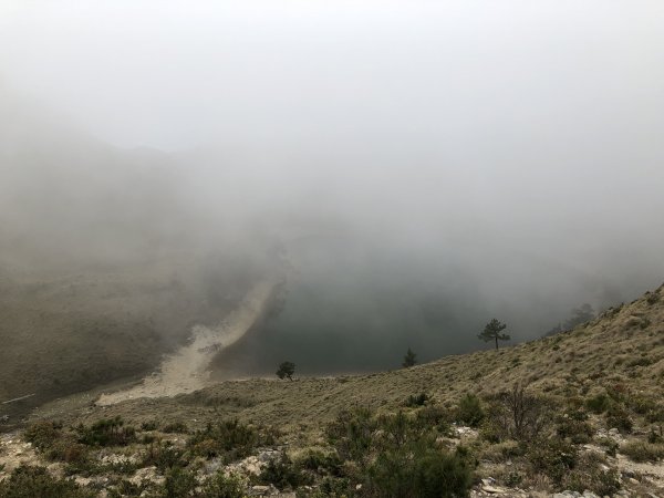 4天走到六順山登山口順便看看七彩湖