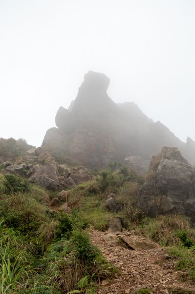 雲霧繚繞的茶壺山390937
