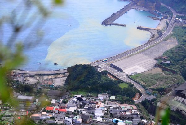 海景第一排...基隆山東峰(雷霆峰)110129