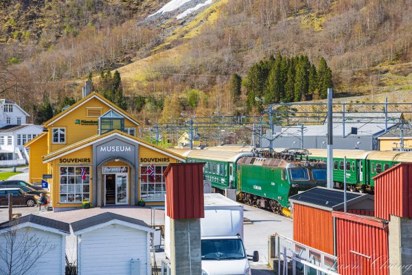 [挪威弗洛姆Flåm]峽灣、瀑布步道、教堂2500189