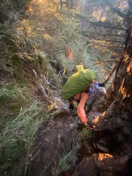 奇萊東稜翻山越嶺的淚與笑D3 2022/10/1—鐵線斷崖前營地至太魯閣北鞍營地1870709