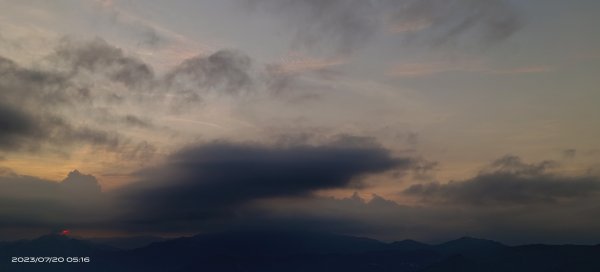 二格山藍天綠地的雲海流瀑，永遠看不膩 ! 7/202224518