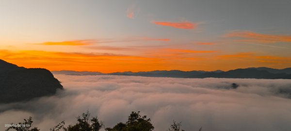 #新店四十份 #翡翠水庫壩頂 #日出 #雲海 #火燒雲 #藍腹鷴 5/203057620