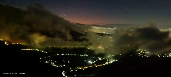 大屯山星空夜景&山嵐雲霧飄渺1/192405888