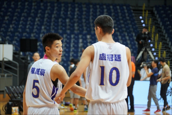11:00  107複賽 男子外卡	南湖高中 vs 新榮高中  83 : 69