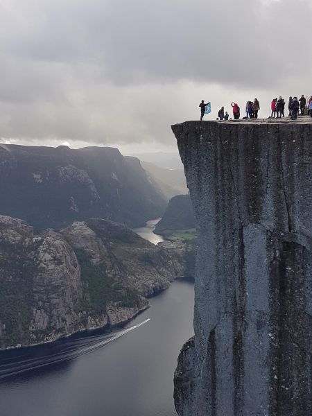 挪威聖壇岩封面