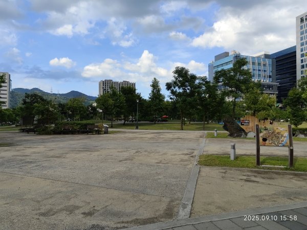 臺北車站、西門町、花博公園圓山園區、撫順公園、臺北市立美術館、大港墘公園【臺北健走趣】2882610