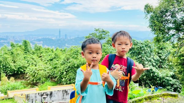 🌈7/26(六)銀河洞+樟樹湖步道+木柵動物園✨FB：熊熊趴爬走🌈2846074