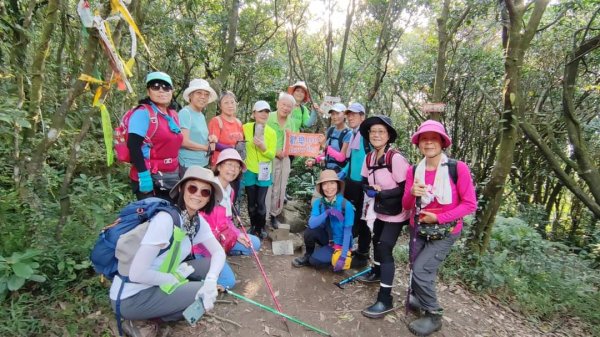 ［梅花四弄］（梅花山主，西，北，南峰）［雙溪山+內雙溪山+五指山西峰］［雙溪溝古道+石門嶺古道］2321800