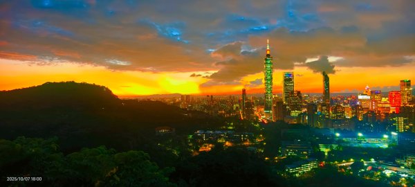 #虎山峰 #夕陽 #火燒雲 #霞光 10/72907943