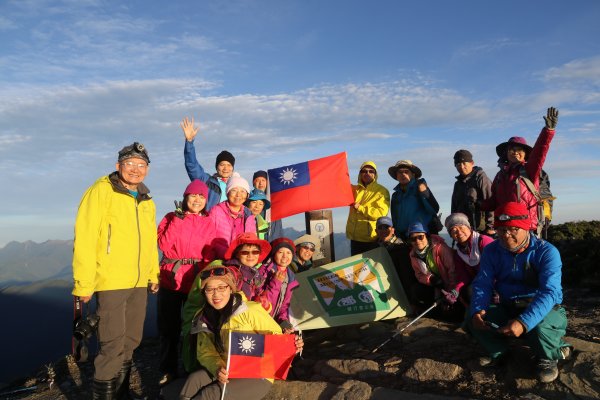 2018/5/20百岳南湖群峰(D3)─南湖山屋→南湖大山→南湖東峰→五岩峰→審馬陣大草原→雲稜山莊