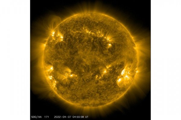 【天文】太陽進入活躍期，活動程度超過預測兩倍，科學家密切注意中！