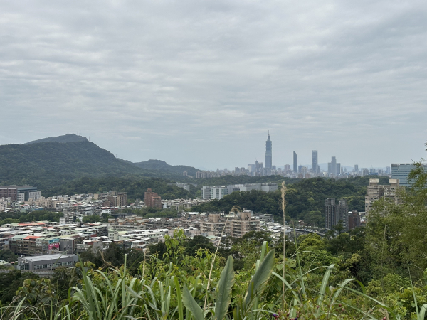 購物順遊小南港山