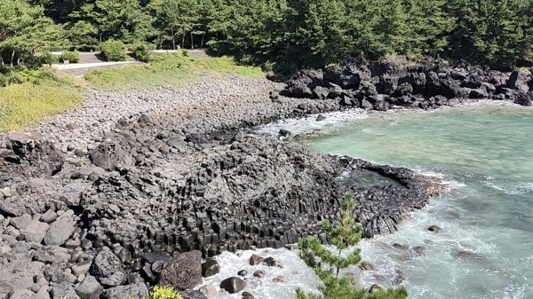 韓國濟州島：柱狀節理带2912141