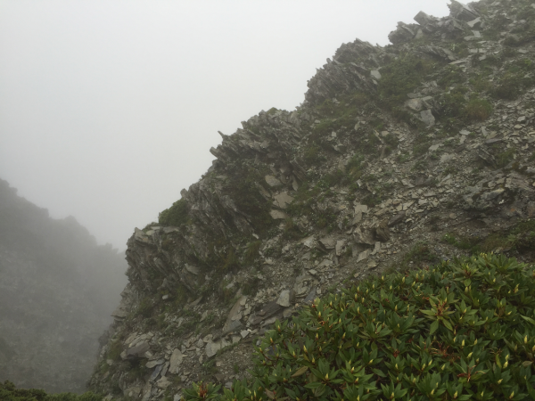 雨下不停的南湖群峰1083245