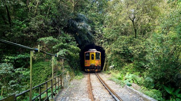 古道、溪流、壺穴、瀑布之平溪鐵道之旅115260