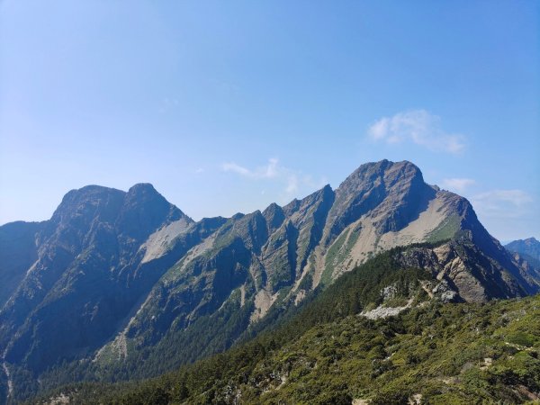 終於看到1000元背面的山景登頂玉山北峰／前峰2495961