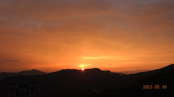 5/20我愛您新店四十份翡翠水庫壩頂日出雲海&5/182154199