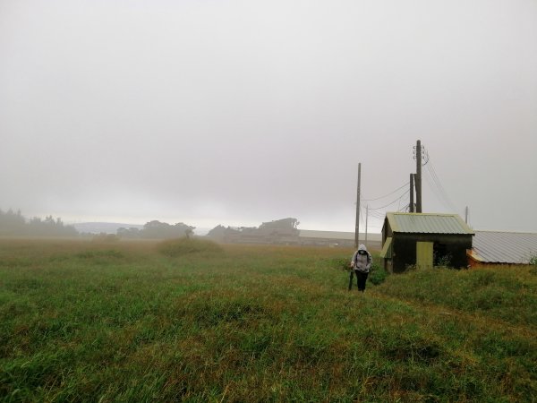 輕鬆好走但我們遇上微雨強風~小百岳鐵砧山918656
