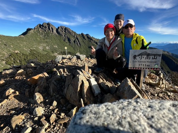 2024/09/27-0930帶2位神隊友76歲老爸、老朋友呂哥，玉山後四峰一遊但未竟。。。被山陀兒2607177