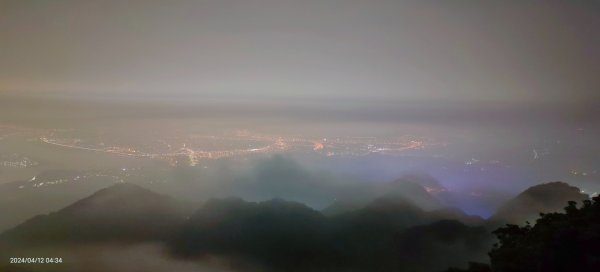 晨霧瀰漫的觀音山2476153