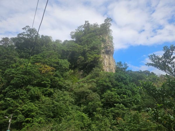 藍鵲峰、白鶯石山