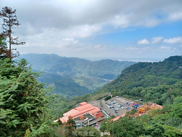 【苗栗獅潭】登頂前的陡坡攀爬很有感。 仙山登山步道2658444