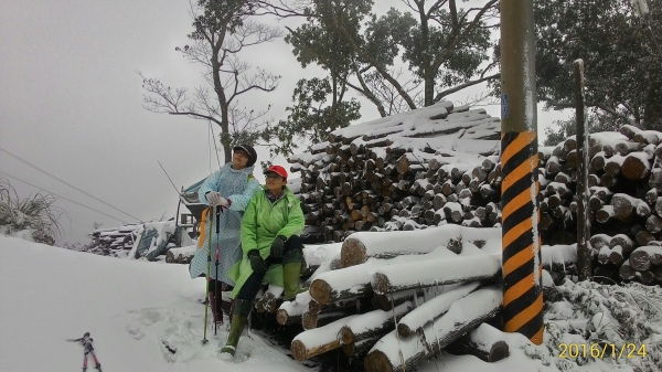 20160124新竹鵝公髻山下雪啦28954