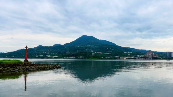 跨越，在河海交界3042361