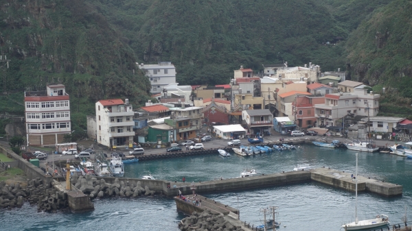 東北角美麗的山海饗宴，漁港稜、門牙稜連走76286