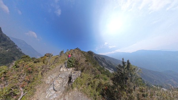 【閒閒南橫摘星去！】百岳#077關山嶺山。美麗壯闊中卻帶點淡淡哀愁的南橫公路。3036069