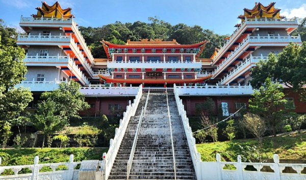 土城彈藥庫舊址，大安圳賞蝶步道，妙覺禪寺登山步道，頂埔永福公園，四汴頭大安圳紀念碑，大安圳溝步道，慈心木棧道，綠色休閒步道，土城運動中心古老大榕樹，廣福幸福廣場