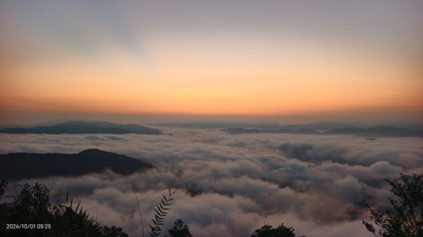 #石碇後山 #霞光 #日出 #紅蛋 #雲海 #赤腳蘭山 #670峰 10/13125454