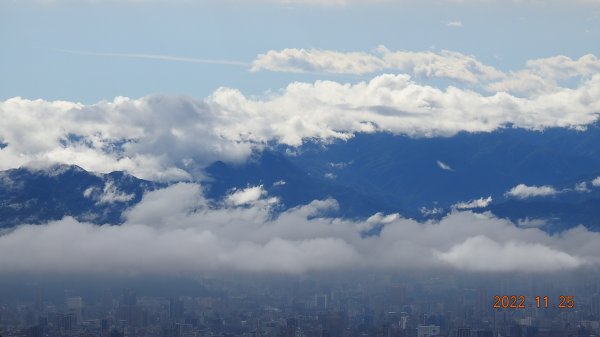 雲霧飄渺間的台北盆地&觀音山1926309