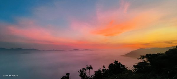 北宜郊山之濫觴 #琉璃光雲海 #月圓雲海 #日出雲海 #火燒雲 8/92854941