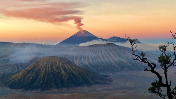 印尼爪哇火山Mt.Bromo Mt.Ijen.塞武瀑布3117936