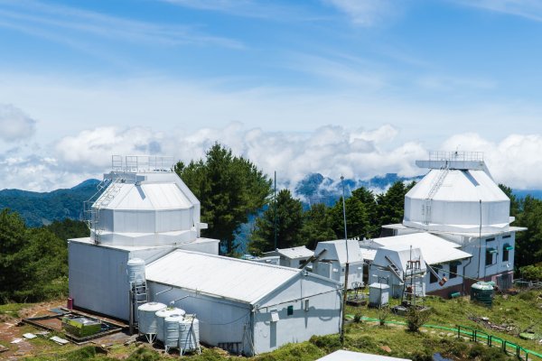 【鹿林山、麟趾山】夏日享受天然冷氣，散步欣賞玉山群峰和阿里山山脈2558781