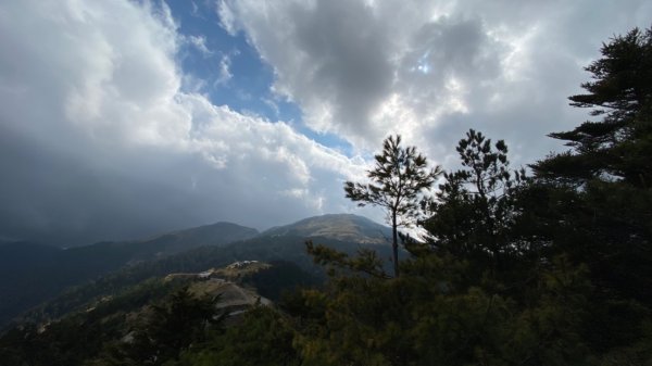合歡北峰。時晴時霧時雲雨1481390