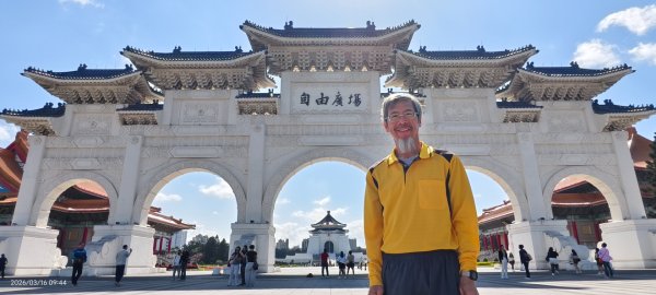 #自由廣場 #大安森林公園 #繡球花 #杜鵑 3/163016257