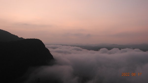 跟著雲海達人山友追雲趣第四彈彈無虛發，翡翠水庫壩頂(新店四十份公墓附近)之日出雲海+雲瀑 8/171807452