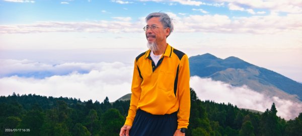 陽明山趴趴走追雲趣 1/172983248