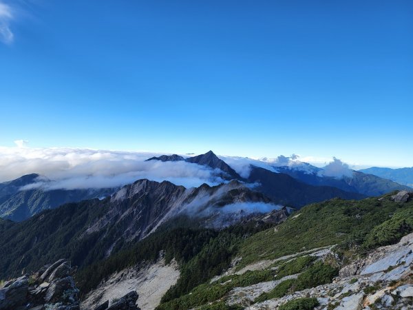 南湖帝王群峰朝聖之旅~東北季風亂入，缺尖哥的北一段1873830