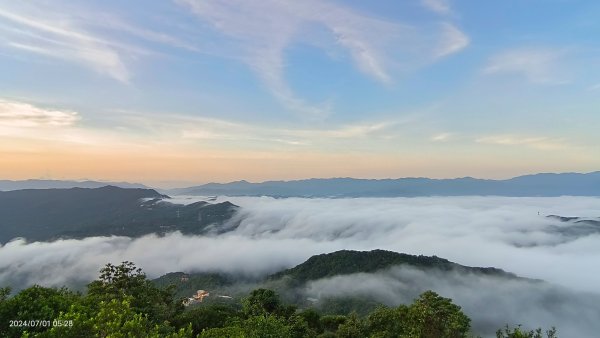 石碇趴趴走追雲趣 - 夜景 #琉璃光雲海流瀑 & 曙光火燒雲 & 藍天 #雲海流瀑 7/1&102539173