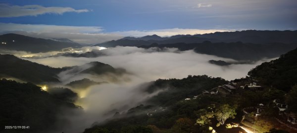 石碇趴趴走追雲趣 #琉璃光 #雲海 #雲瀑 12/192965260