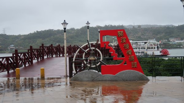 雨中悠走關渡橋 漫遊金色水岸(關渡段)