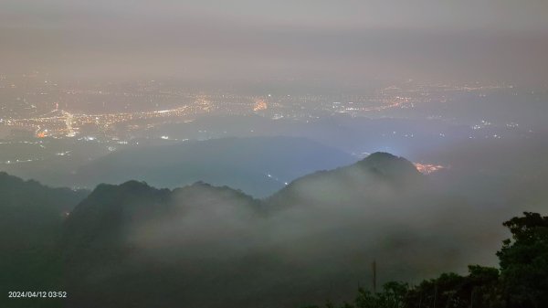 晨霧瀰漫的觀音山2476138